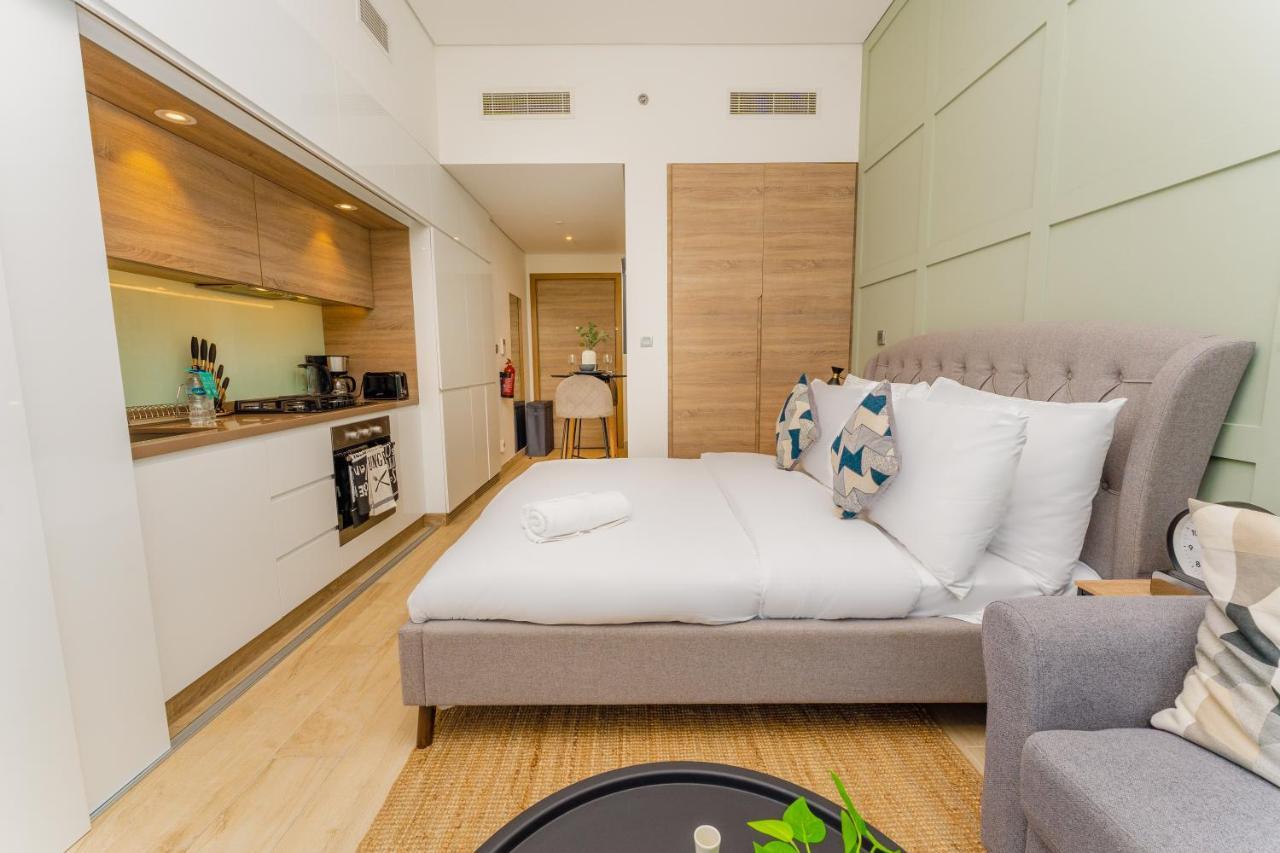 Fam Living - Marina Marvel - Studio Apartment With Breathtaking Views In Studio One Tower Dubai Exterior photo